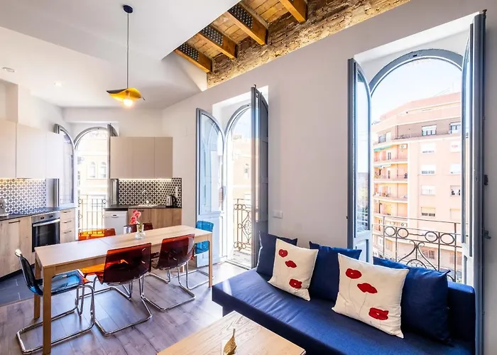 Brighthouse With Warm And Friendly Vibes Valencia