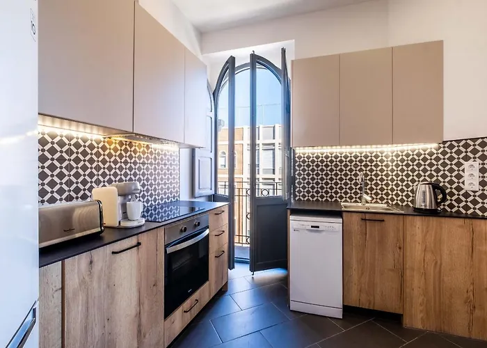 Brighthouse With Warm And Friendly Vibes * Valencia