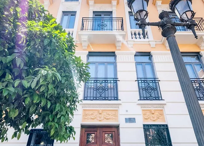 Brighthouse With Warm And Friendly Vibes Valencia